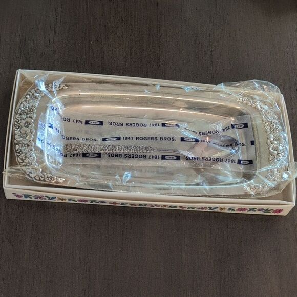 1847 Rogers Bros. Silverplate Party Set Relish Tray & Spoon In Original Box - Picture 3 of 12